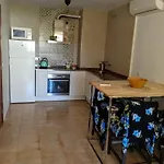 Optimist Apartment *